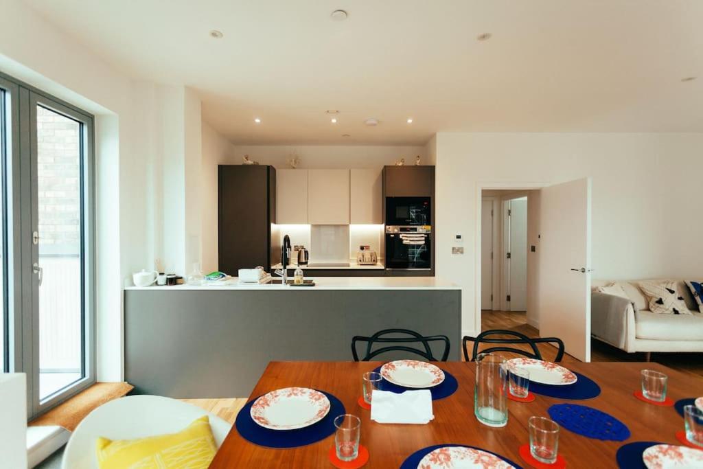 Apartment 3 Bedroom Penthouse With Terrace And Skyline In Battersea London