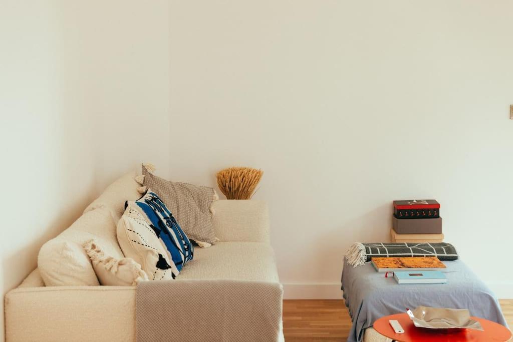 3 Bedroom Penthouse With Terrace And Skyline In Battersea Apartment